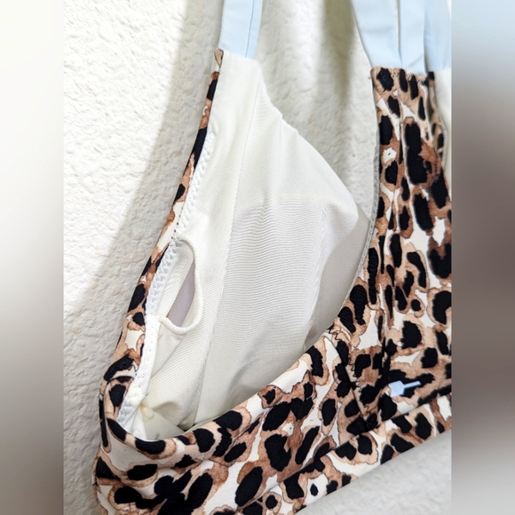 The upside Water Leopard Bra   STRETCH SPORTS BRA - Picture 7 of 8